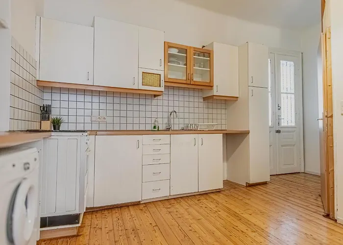 Affordable Near Wiener Stadthalle Viena