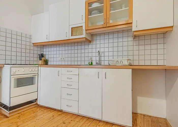 Affordable Near Wiener Stadthalle Apartamento