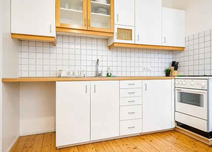 Affordable Near Wiener Stadthalle *