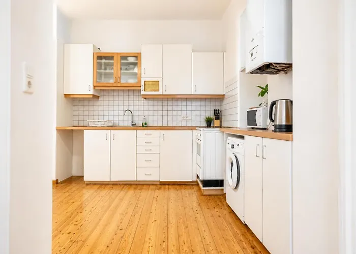 Affordable Near Wiener Stadthalle *